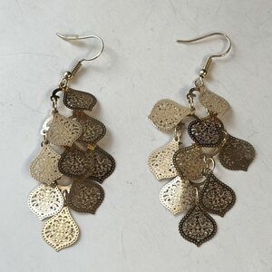 Light gold tone leaf shaped dangle chandelier fashion earrings teardrop